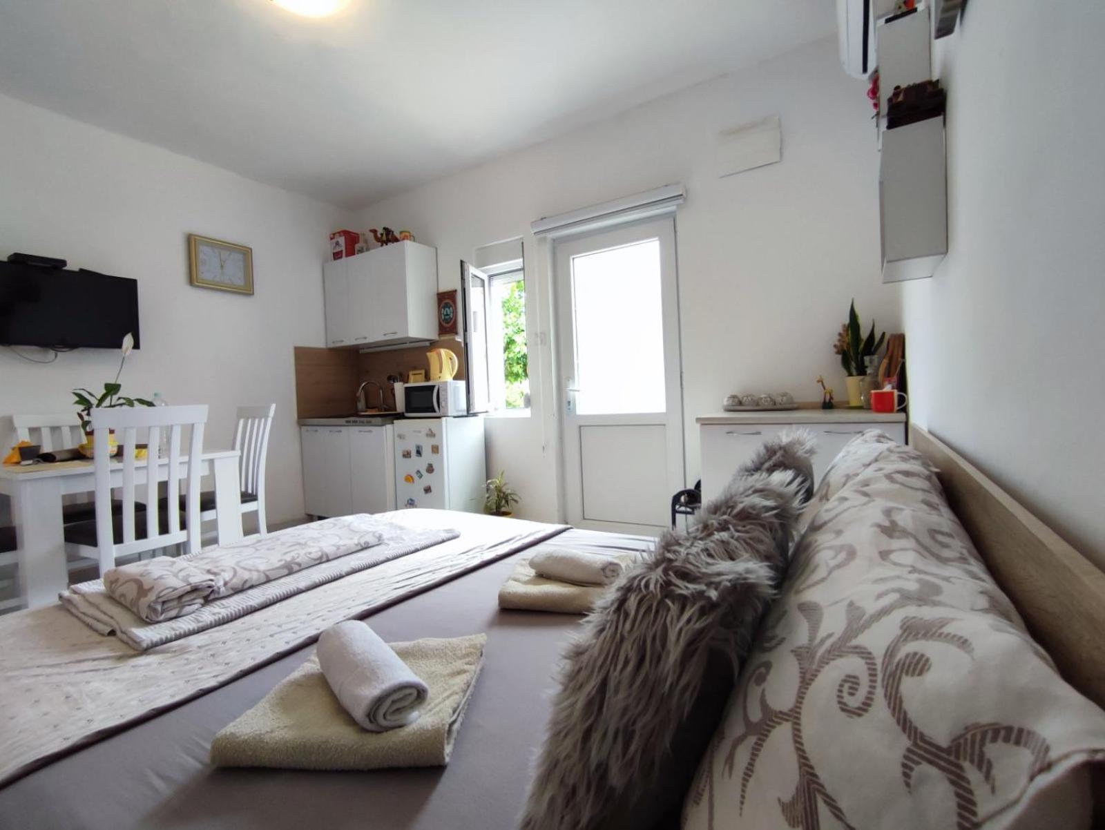 Apartments Zeljka-Dobrota โกตอร์ ภายนอก รูปภาพ